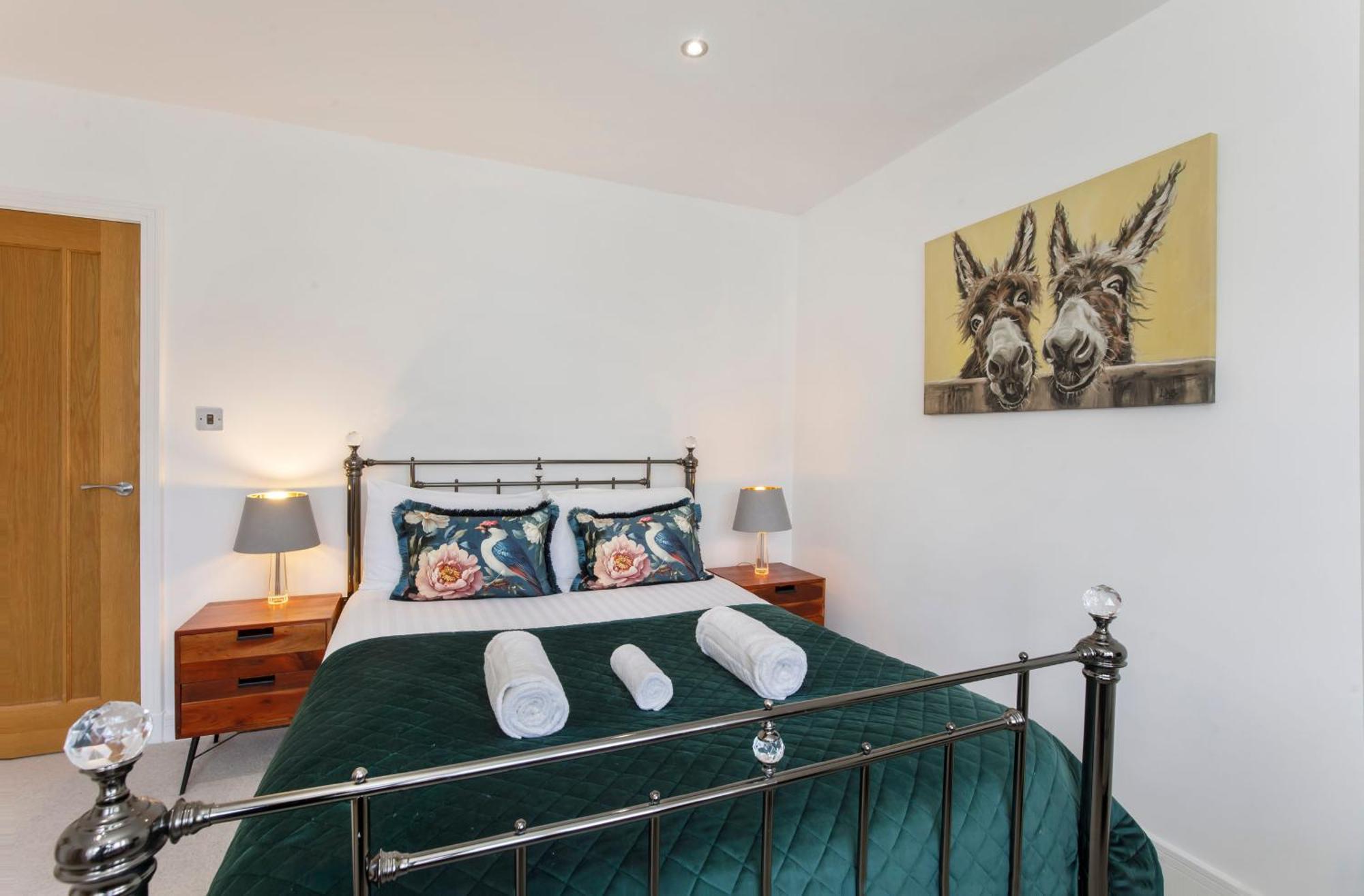 White House Apartments-Free Parking 1 Car Per Apartment ยอร์ค ภายนอก รูปภาพ