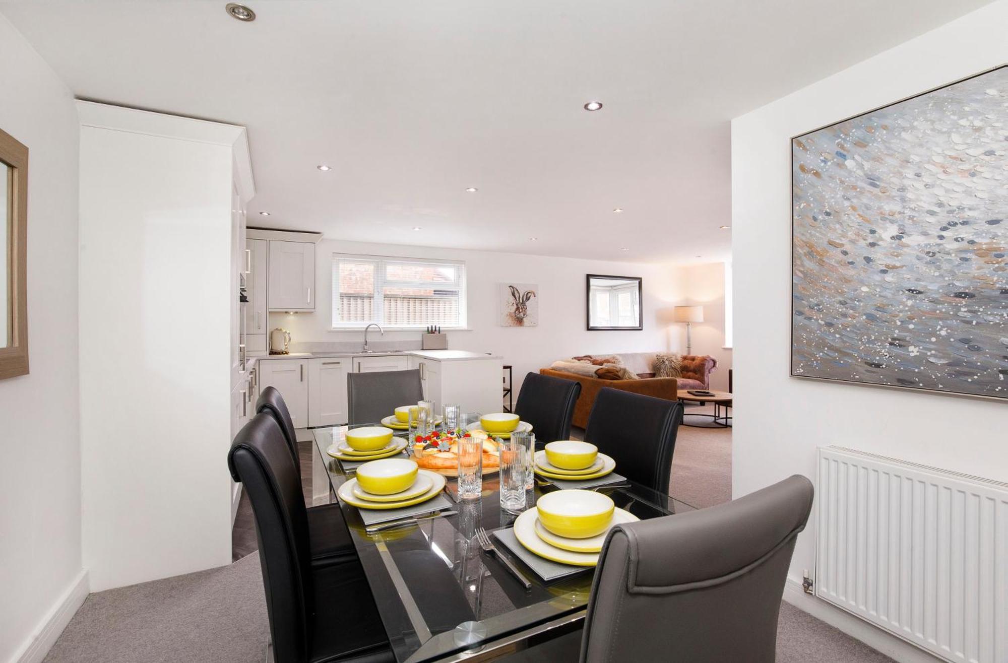 White House Apartments-Free Parking 1 Car Per Apartment ยอร์ค ภายนอก รูปภาพ